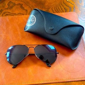 Black Ray Bans Aviator Classic